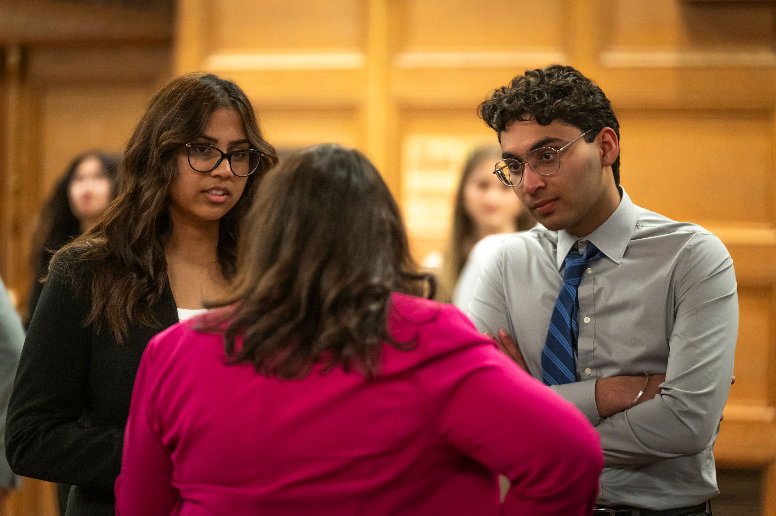 EIR alumni speaking to 4 student entrepreneurs.
