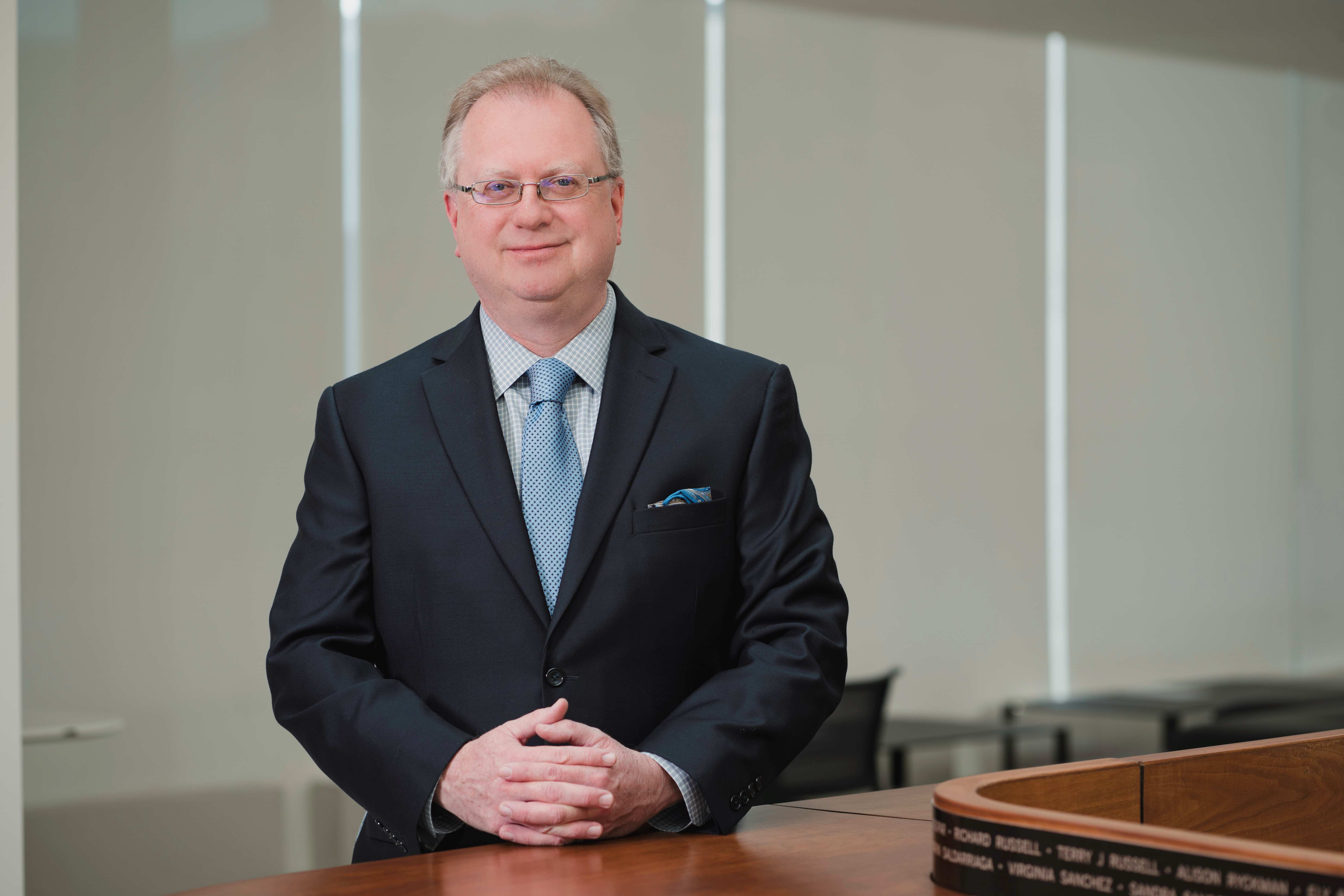 Faculty Simonparker Photo1 LOW